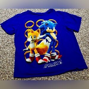 Boys short sleeve tshirt. Size S. Sonic the Hedgehog